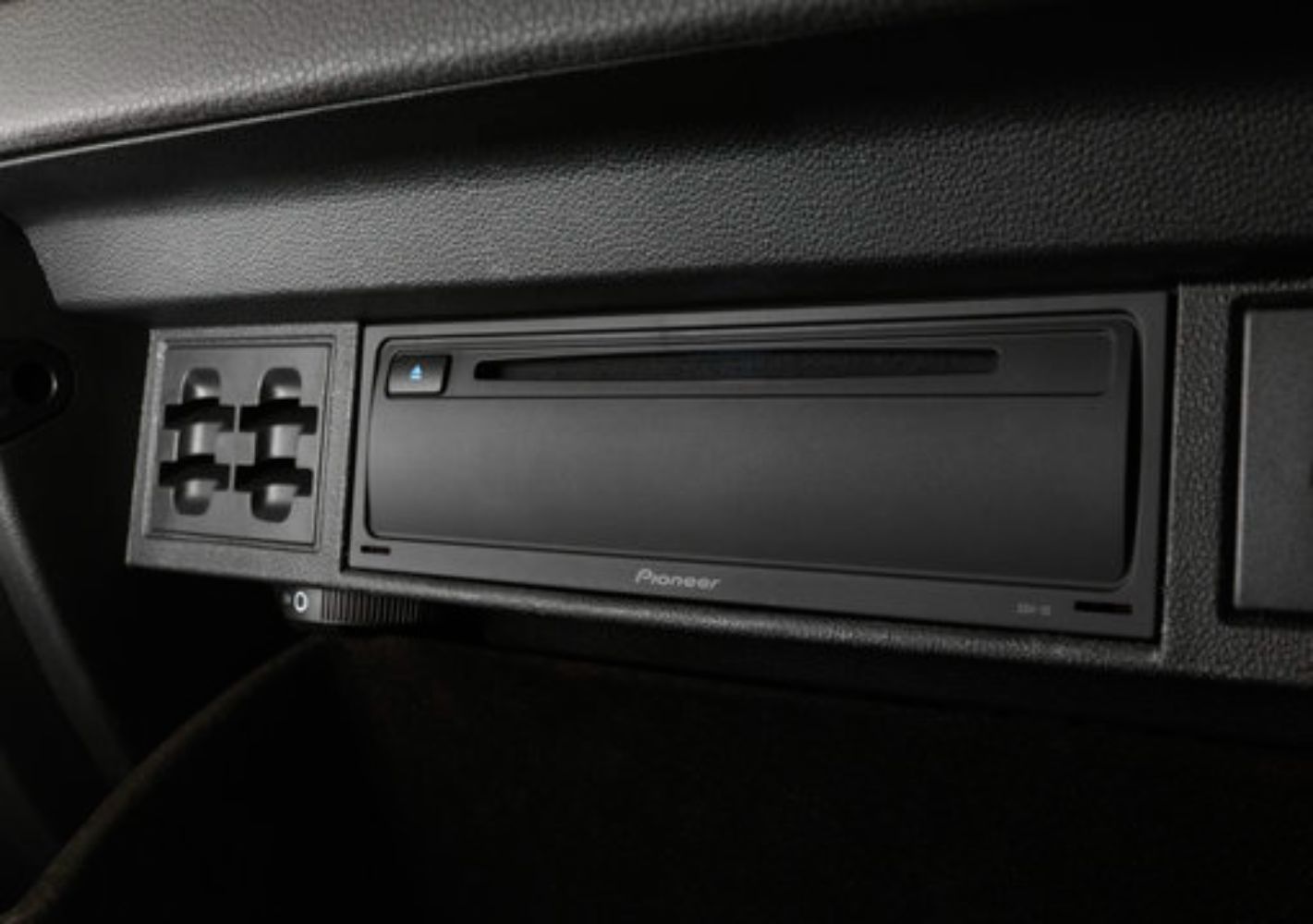 XDV-10_1-1.jpg PIONEER XDV-10 DUAL ZONE HIDE AWAY CD/DVD PLAYER - Image 1